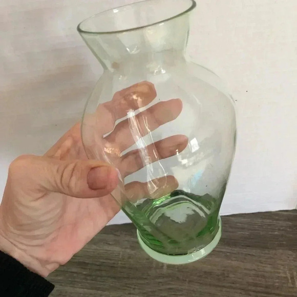 Vtg Lime Green  Vase - Picture 4 of 7